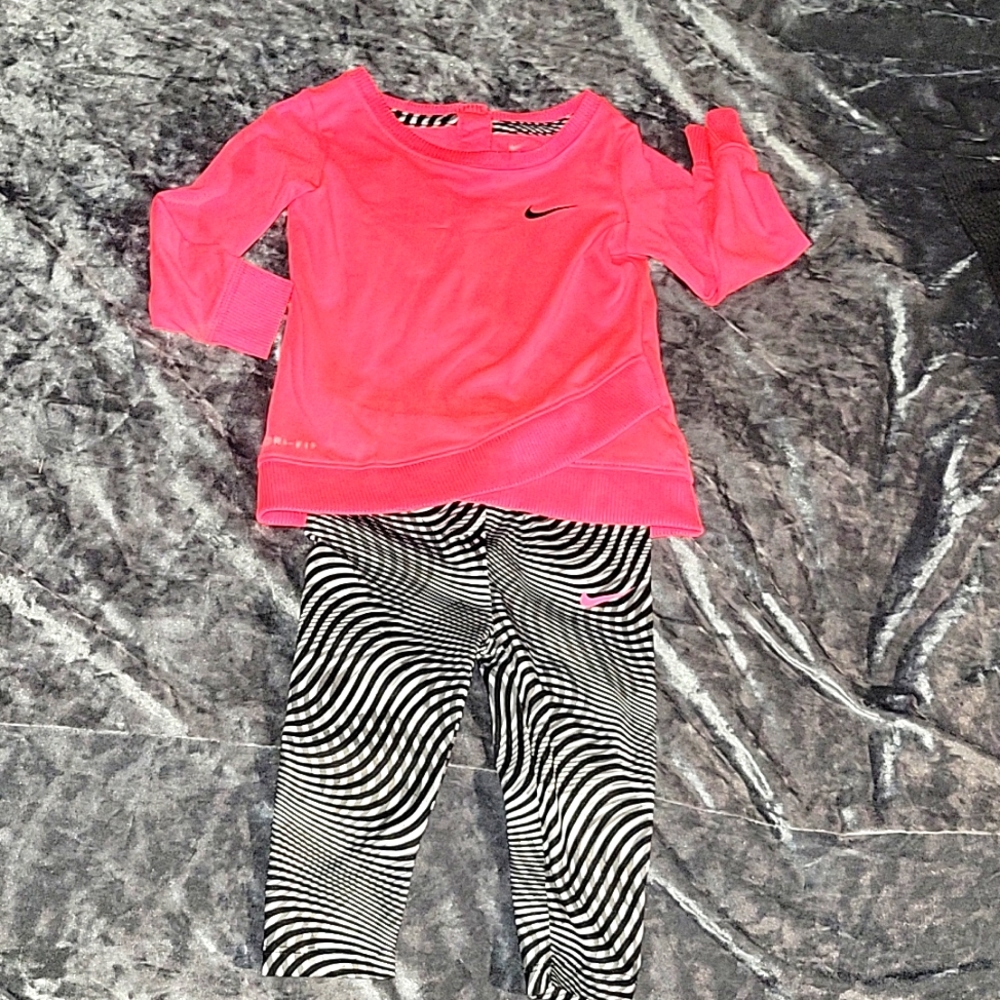 Nike toddler 2pc